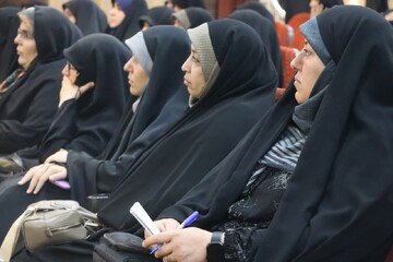 گردهمایی طلاب اهل قلم مدارس علمیه خواهران استان اصفهان در قاب تصویر