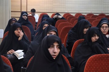 گردهمایی طلاب اهل قلم مدارس علمیه خواهران استان اصفهان در قاب تصویر