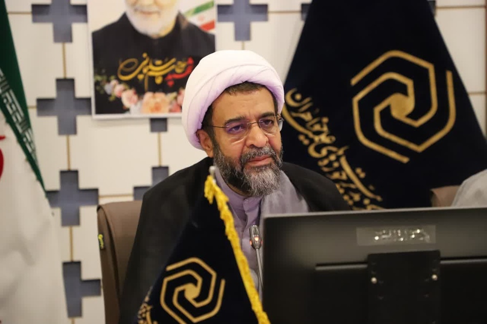 تسلط بر «فضای مجازی» راه مقابله با «جنگ روانی» دشمن است