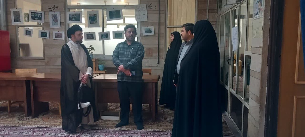 بازدید اعضای دبیرخانه شورای سیاستگذاری حوزه‌های علمیه خواهران کشور از مدرسه علمیه فاطمیه شهرکرد 