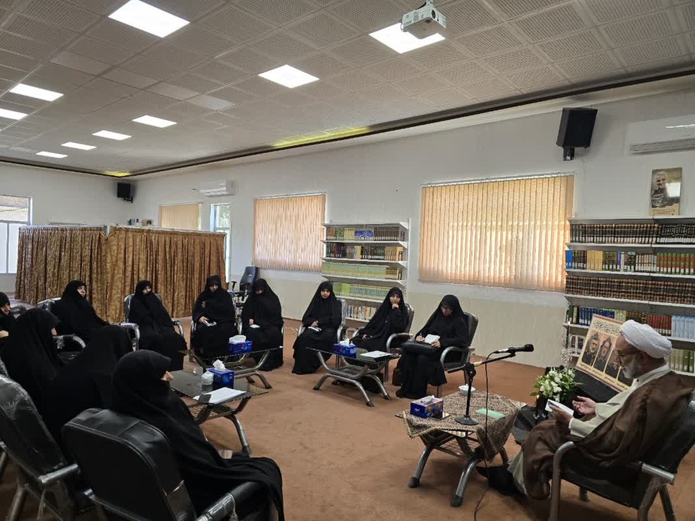 تأکید مدیر حوزه علمیه خواهران یزد بر جهاد تبیین و مقاومت در برابر تهاجم دشمن