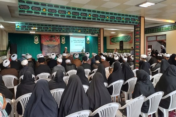 جلوگیری از دوقطبی سازی در جامعه از شاخصههای بصیرت مبلغان است