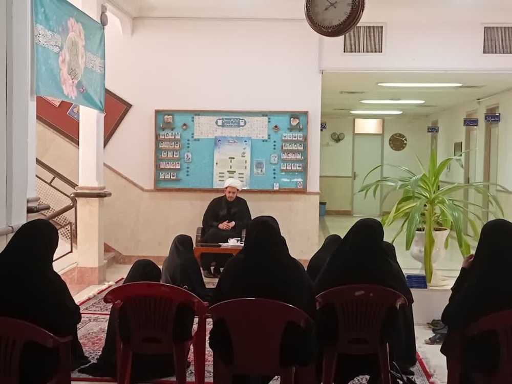 ائمه سرچشمه رحمت الهی و واسطه فیض‌اند   