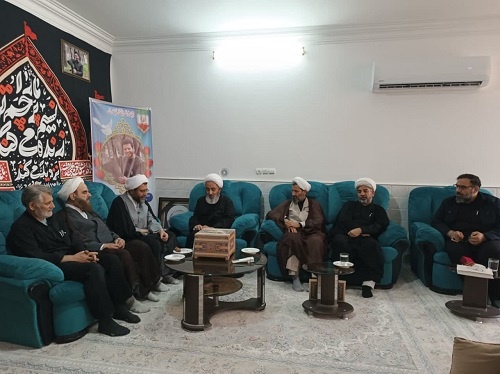 دیدار مدیر و کادر مدیریت حوزه علمیه خواهران قم با خانواده شهید میثم فتحقریب