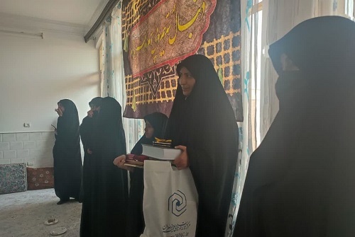 دیدار مدیر و کادر مدیریت حوزه علمیه خواهران قم با خانواده شهید میثم فتحقریب