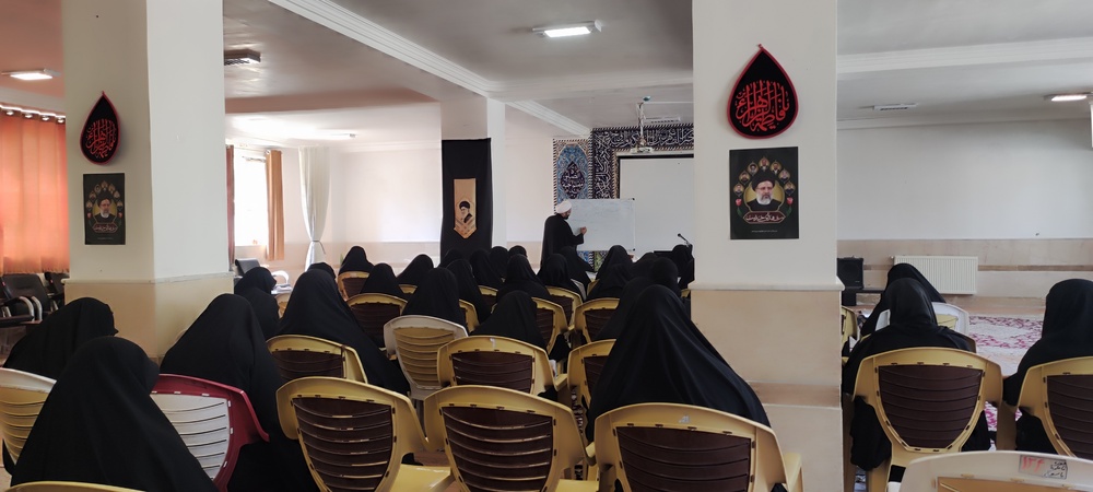 برگزاری دوره تربیت مربی تدبر در قرآن در حوزه علمیه فاطمیه سلام الله علیها