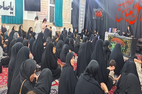 ریشه انحرافات اجتماعی انحراف از مسیر ولایت است