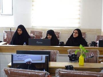 روایت تصویری از گردهمایی مشاوران بانوان و مسئولان بسیج خواهران ادارات استان در حوزه علمیه خواهران استان اصفهان