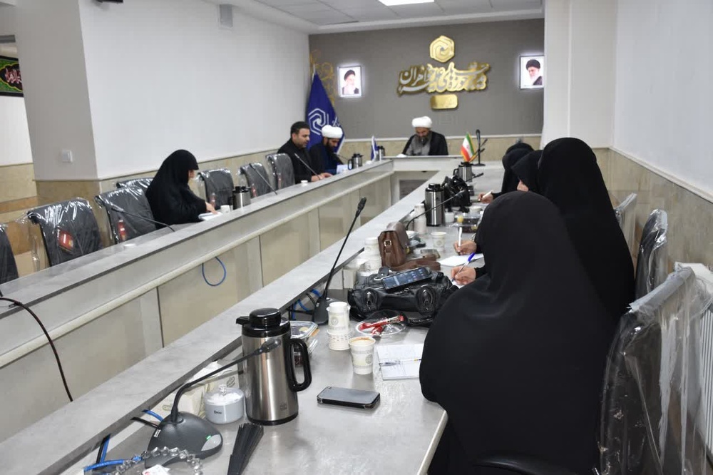 ارائه تصویر شایسته از بانوی کرد مسلمان در همایش «بانوی کُرد»