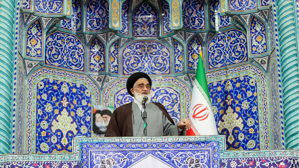 رضاشاه در کشف حجاب زنان از هیچ اقدامی فروگذاری نکرد