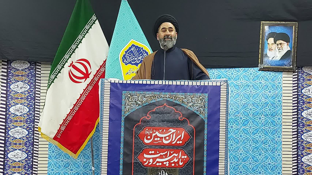 بانوان با حضور پررنگ خود در عرصه عمومی، به مقابله با بدحجابی بپردازند