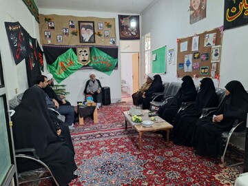 تصاویر/بازدید کادر حوزه علمیه خواهران استان مرکزی از مدرسه علمیه حضرت زینب(س) آستانه