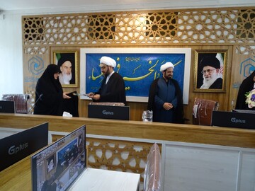 آیین سنگر‌سپاری معاون فرهنگی حوزه علمیه خواهران استان اصفهان