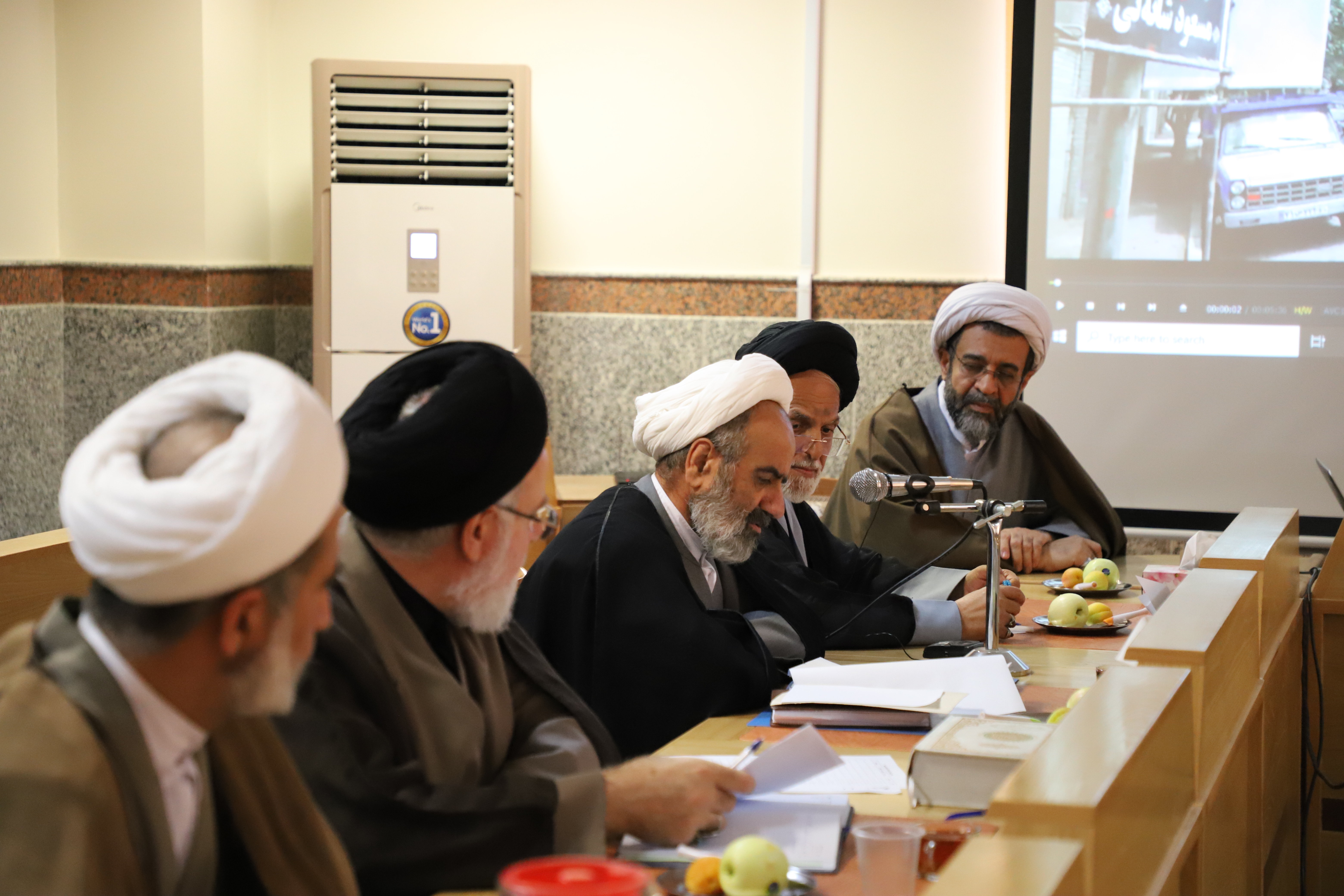 ظرفیت بالای حوزههای علمیه خواهران در خدمترسانی به خانوادههای شهدا/ درمان مجروحین و حادثهدیدگان در اولویت قرار میگیرد