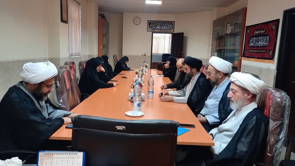 دیدار حجت‌الاسلام والمسلمین فاضل با مدیر، معاونان و کارکنان حوزه خواهران استان فارس