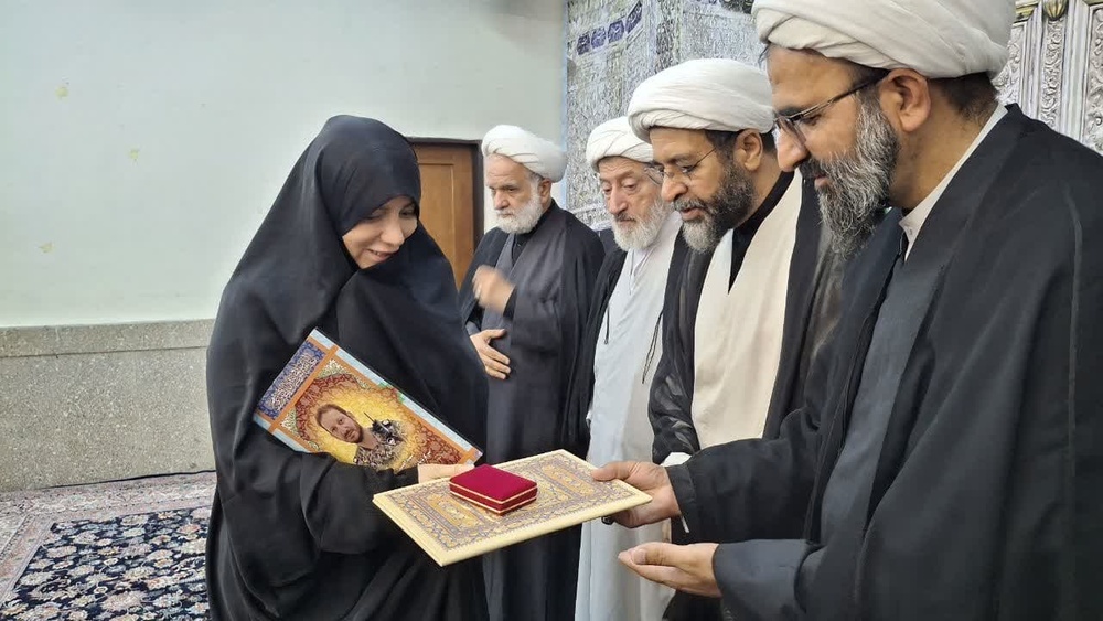 حوزههای علمیه خواهران با تقدیم چهار شهیده دِین خود را به نظام و انقلاب اسلامی ادا کرد/ راه مادر و همسر شهید، باید نسلها تداوم یابد