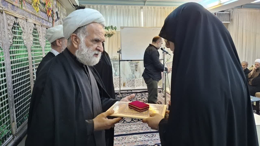 حوزههای علمیه خواهران با تقدیم چهار شهیده دِین خود را به نظام و انقلاب اسلامی ادا کرد/ راه مادر و همسر شهید، باید نسلها تداوم یابد