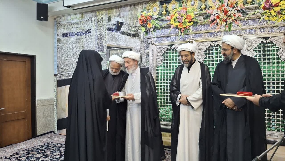 حوزههای علمیه خواهران با تقدیم چهار شهیده دِین خود را به نظام و انقلاب اسلامی ادا کرد/ راه مادر و همسر شهید، باید نسلها تداوم یابد