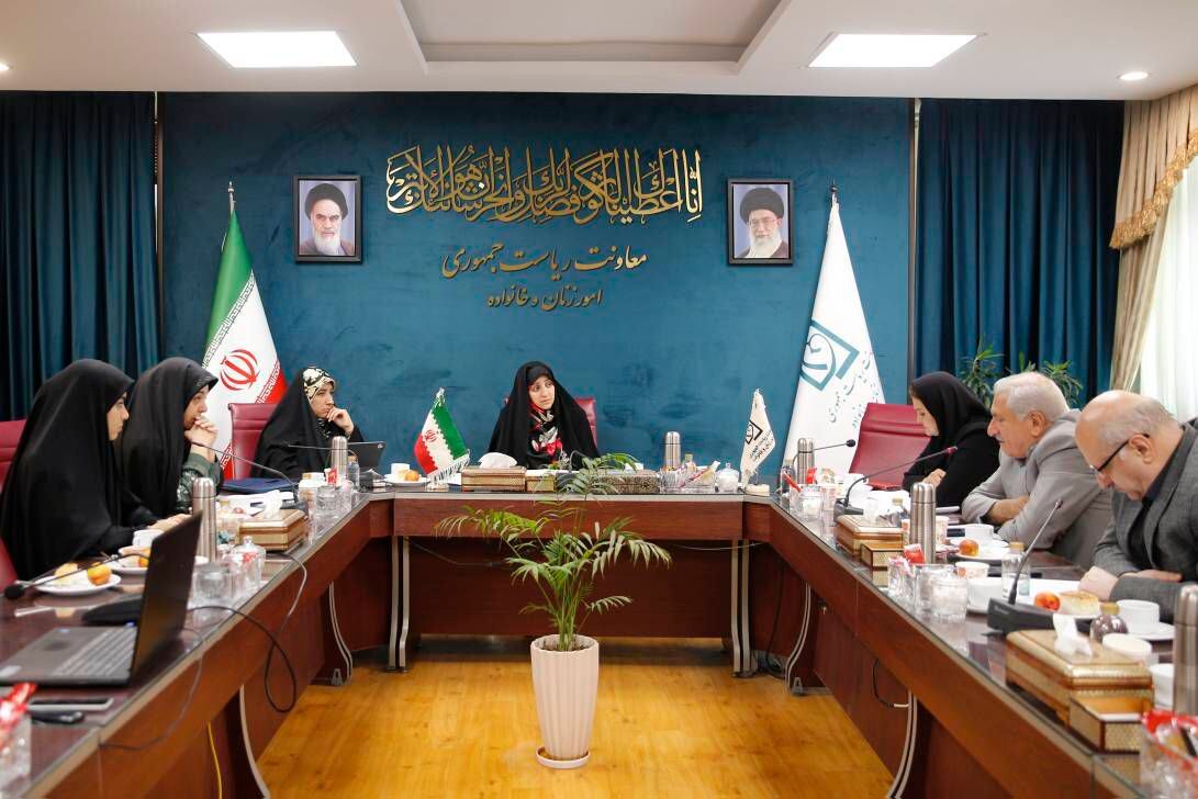 تدوین راهبردهای پیشگیری از مصرف دخانیات در میان زنان و خانواده‌ها