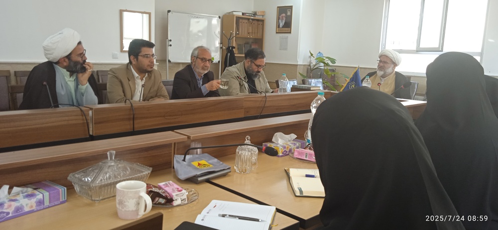 فلسفه وجودی حوزه‌های علمیه، پیاده کردن آیات در بطن زندگی مردم است