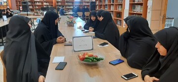 تصاویر/ دیدار مدیر حوزه علمیه خواهران استان مرکزی با کادر مدارس علمیه شهرستان ساوه