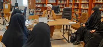 تصاویر/ دیدار مدیر حوزه علمیه خواهران استان مرکزی با کادر مدارس علمیه شهرستان ساوه