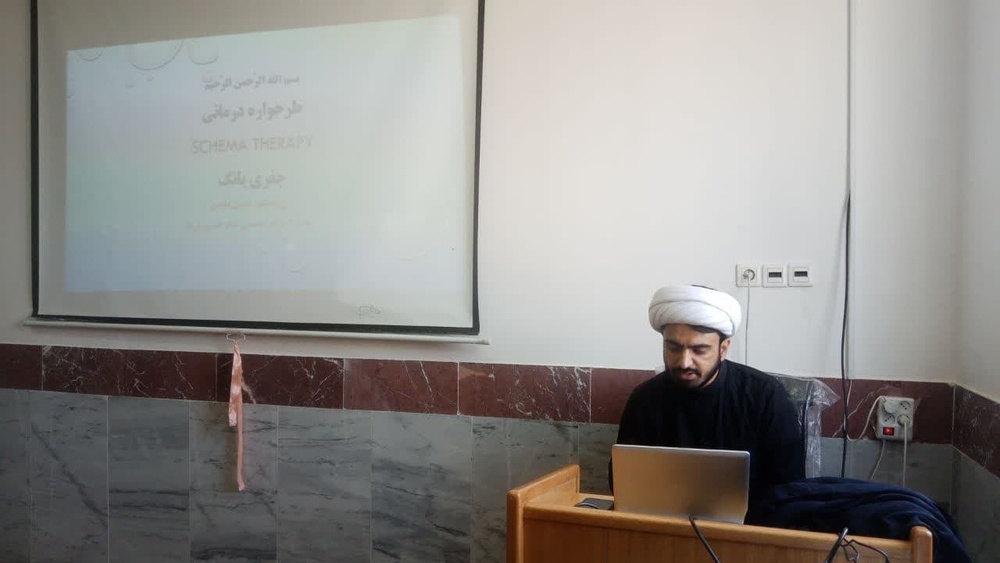 برگزاری کارگاه تخصصی طرحوارهدرمانی در مرکز الزهرا (سلام الله علیها) قروه