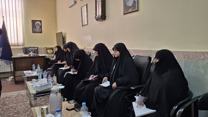 برگزاری دوره خوانش خلاقانه بیانیه گام دوم انقلاب اسلامی با حضور اساتید و مبلغات حوزه‌های علمیه خواهران استان تهران