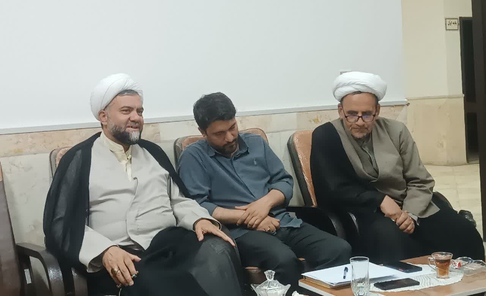  بازدید فرماندار و نماینده مردم شهرستان‌های نهبندان و سربیشه در مجلس از حوزه علمیه خواهران نهبندان 