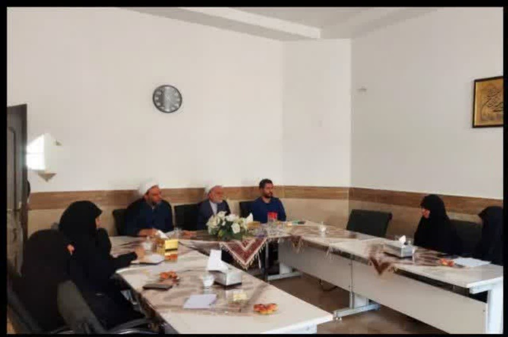 بازدید مدیر حوزه علمیه خواهران استان تهران از مدرسه علمیه حضرت معصومه (سلام الله علیها) دماوند 