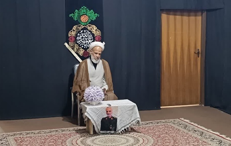 در برابر دشمن نباید ذلت را پذیرفت و یا تسلیم شد