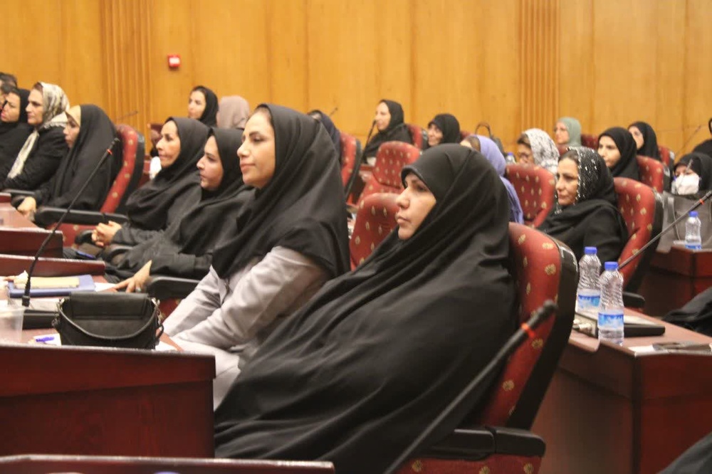 نشست معاون رئیسجمهور با بانوان فرهیخته کرمان