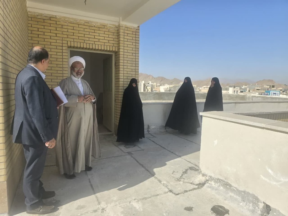 برگزاری نشست بررسی روند آماده‌سازی و جابه‌جایی مدرسه علمیه ریحانه‌الرسول(س) یزد 