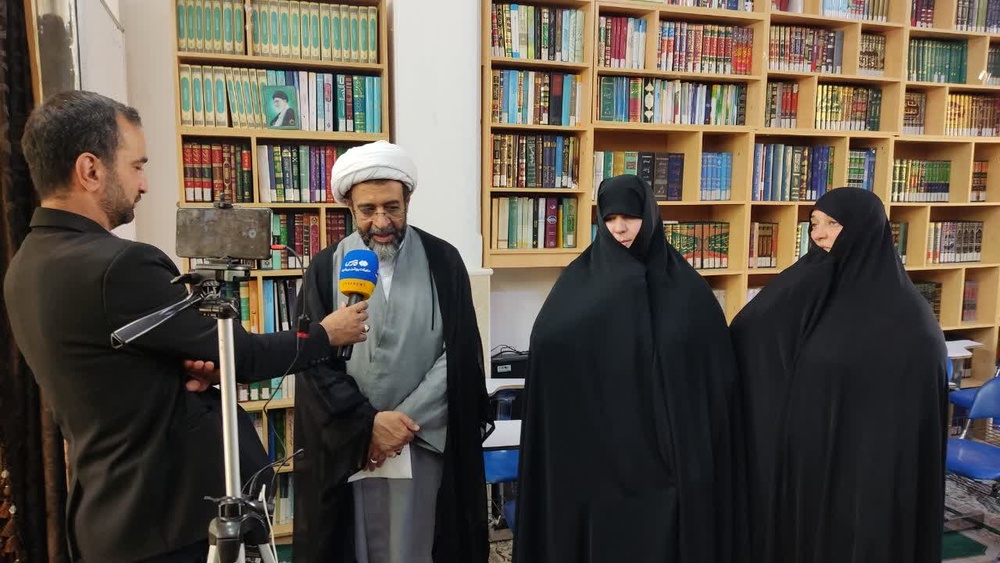 بازدید مدیر حوزه‌های علمیه خواهران از مدرسه علمیه الزهرا(س) پردیس تهران +تصاویر