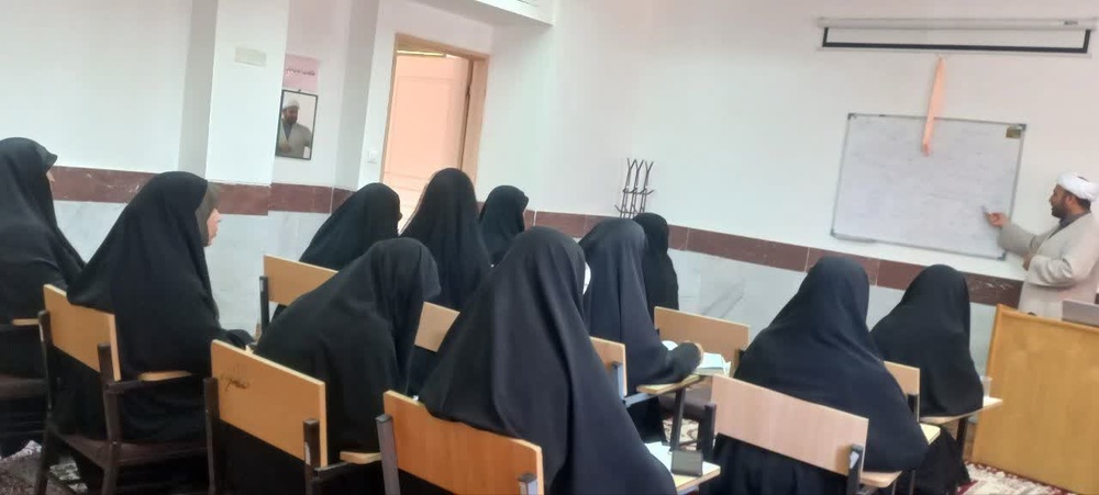 برگزاری کارگاه روش‌شناسی پاسخ به شبهات در مرکز تخصصی قروه 