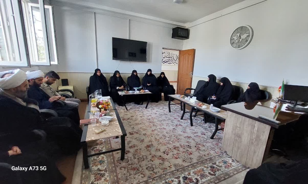 حضور مدیر حوزههای علمیه خواهران کردستان در حوزه علمیه سقز