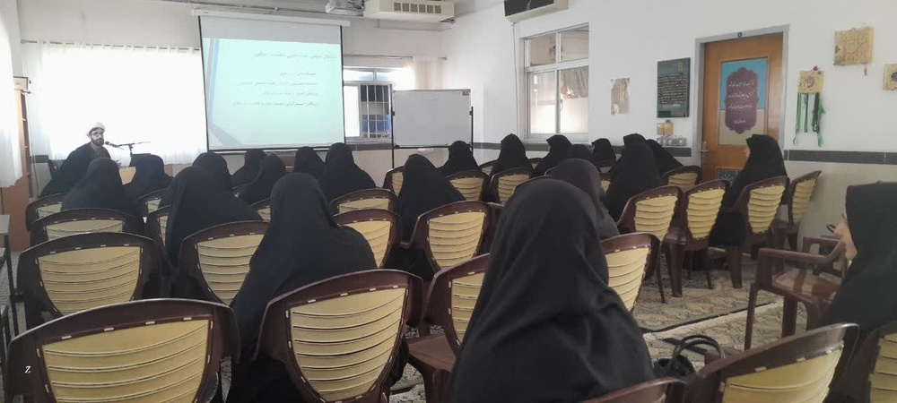 برگزاری کارگاه «شبهه‌پژوهی» ویژه مبلغات طرح امین در میبد