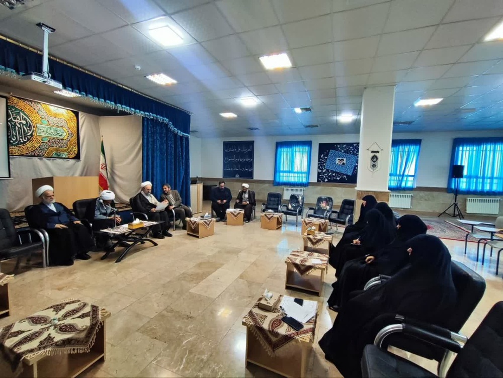 بازدید مدیر حوزه علمیه خواهران کشور  و هیأت همراه از مدرسه علمیه حضرت معصومه دماوند