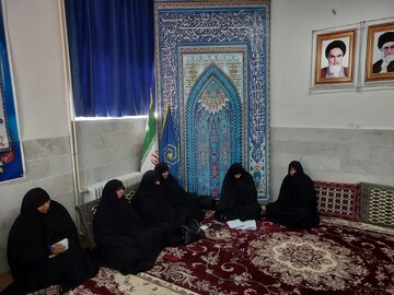 تصاویر/ بازدید مدیر حوزه علمیه خواهران استان مرکزی از مدرسه علمیه مهدیه خنداب