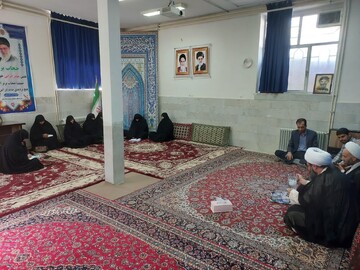 تصاویر/ بازدید مدیر حوزه علمیه خواهران استان مرکزی از مدرسه علمیه مهدیه خنداب