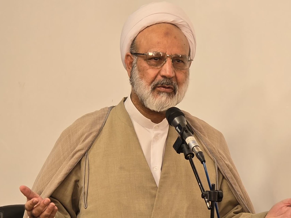 دست تأیید الهی از آغاز نهضت تاکنون همواره پشتیبان ملت ایران بوده است 