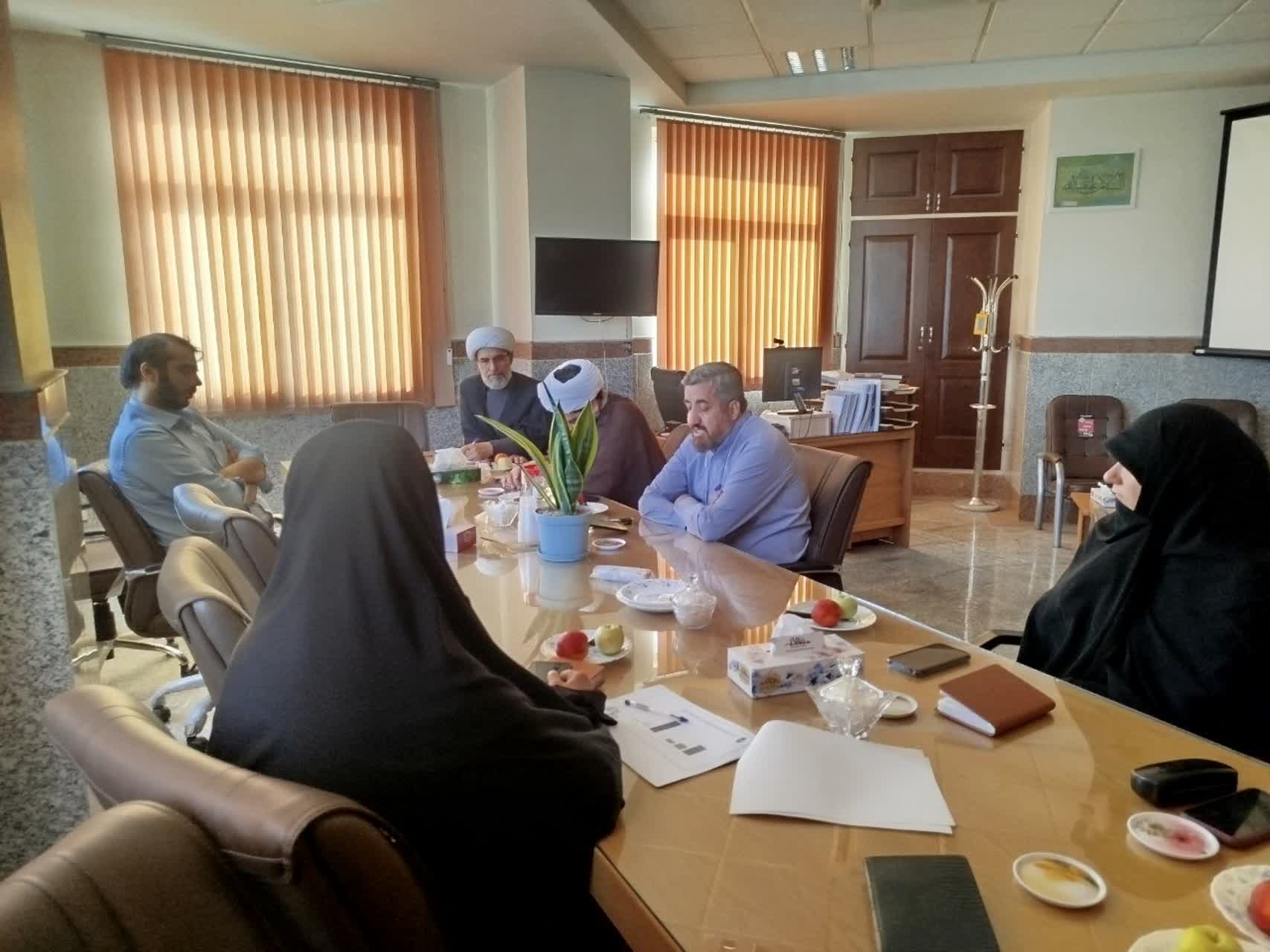 هم‌افزایی برای تعمیق فعالیت‌های قرآنی بانوان؛ طرح‌های جدید ستاد تدبر و حوزه‌های علمیه خواهران