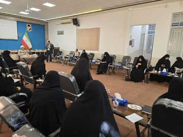 تصاویر/ هم‌اندیشی مدیران مدارس علمیه خواهران یزد با فرمانده سپاه الغدیر