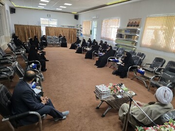 تصاویر/ هم‌اندیشی مدیران مدارس علمیه خواهران یزد با فرمانده سپاه الغدیر