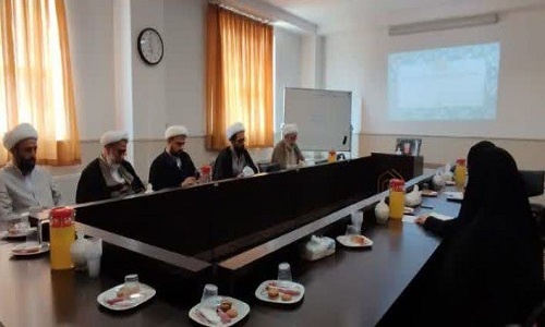 برگزاری جلسه کارگروه پایاننامههای سطح سه در مدرسه کریمه اهلبیت (س)
