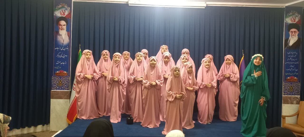 برگزاری جشن آغاز امامت امام زمان(عج) در مدرسه علمیه قروه 