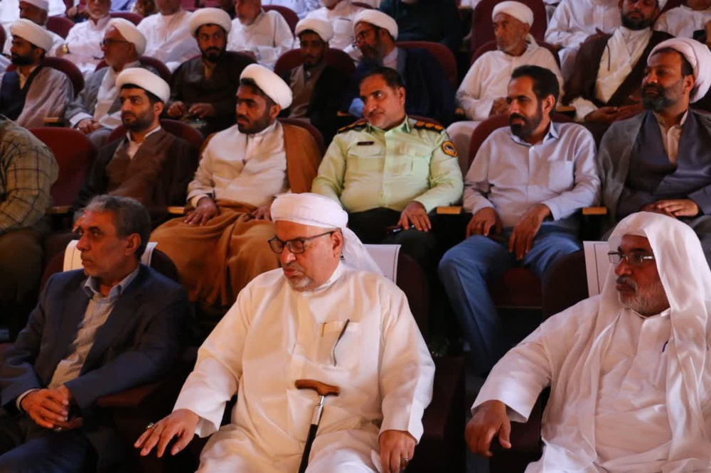 برگزاری همایش بزرگ هفته وحدت با همکاری مدیریت حوزه علمیه استان هرمزگان و مرکز اسلامی استان