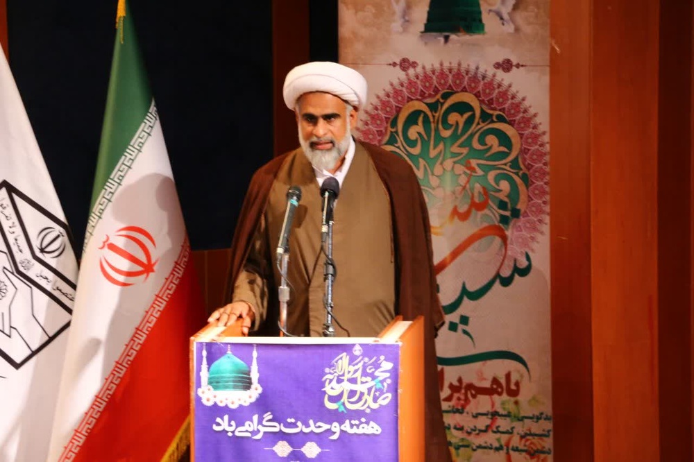 برگزاری همایش بزرگ هفته وحدت با همکاری مدیریت حوزه علمیه استان هرمزگان و مرکز اسلامی استان 