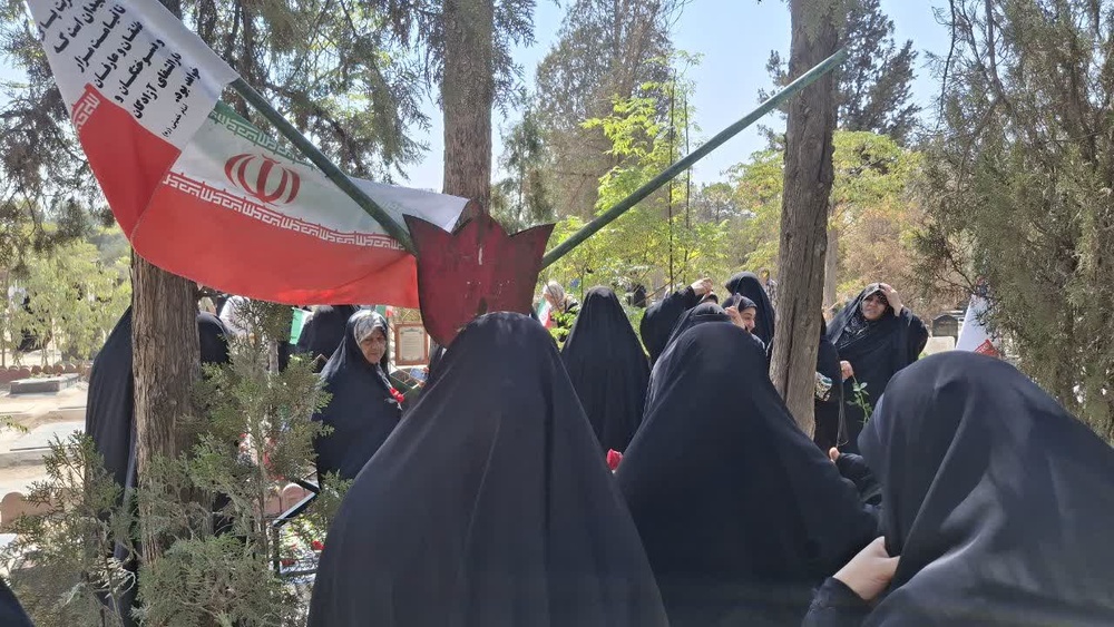 تجدید میثاق خواهران طلبه مدارس علمیه خواهران استان تهران با شهدای ۱۷ شهریور