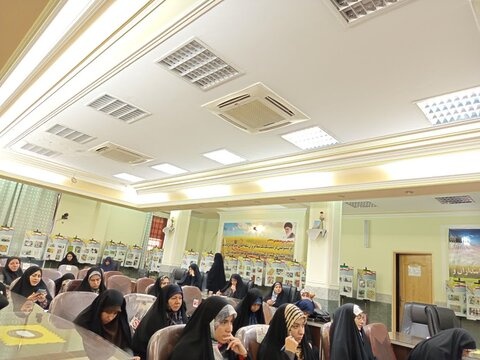 تصاویر/ برگزاری دوره توانا ویژه مبلغان بسیجی مدرسه علمیه حضرت زینب(س) کرمان